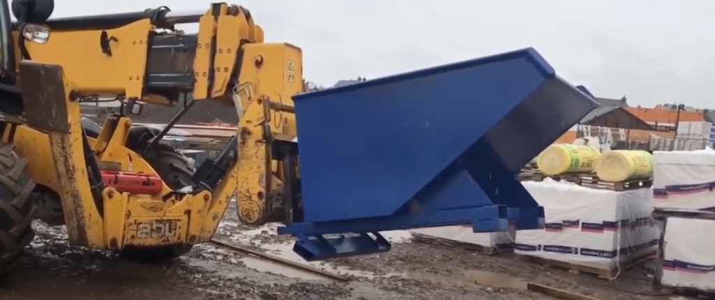 Teleskip, telehandler skip, auto-locking skip