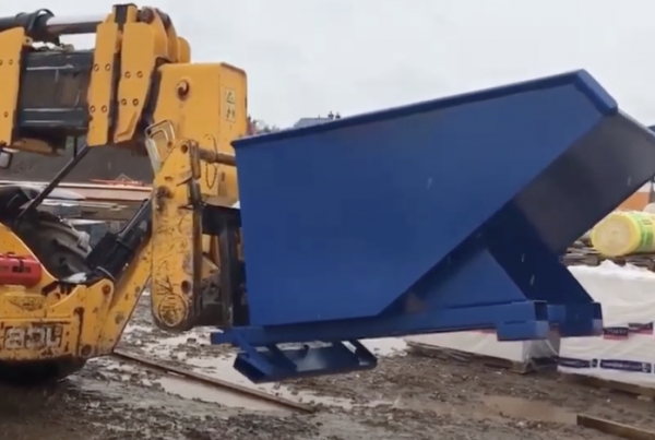 Teleskip, telehandler skip, auto-locking skip